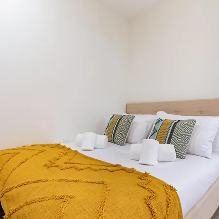 Apartment Campo Hortas Center By Se *